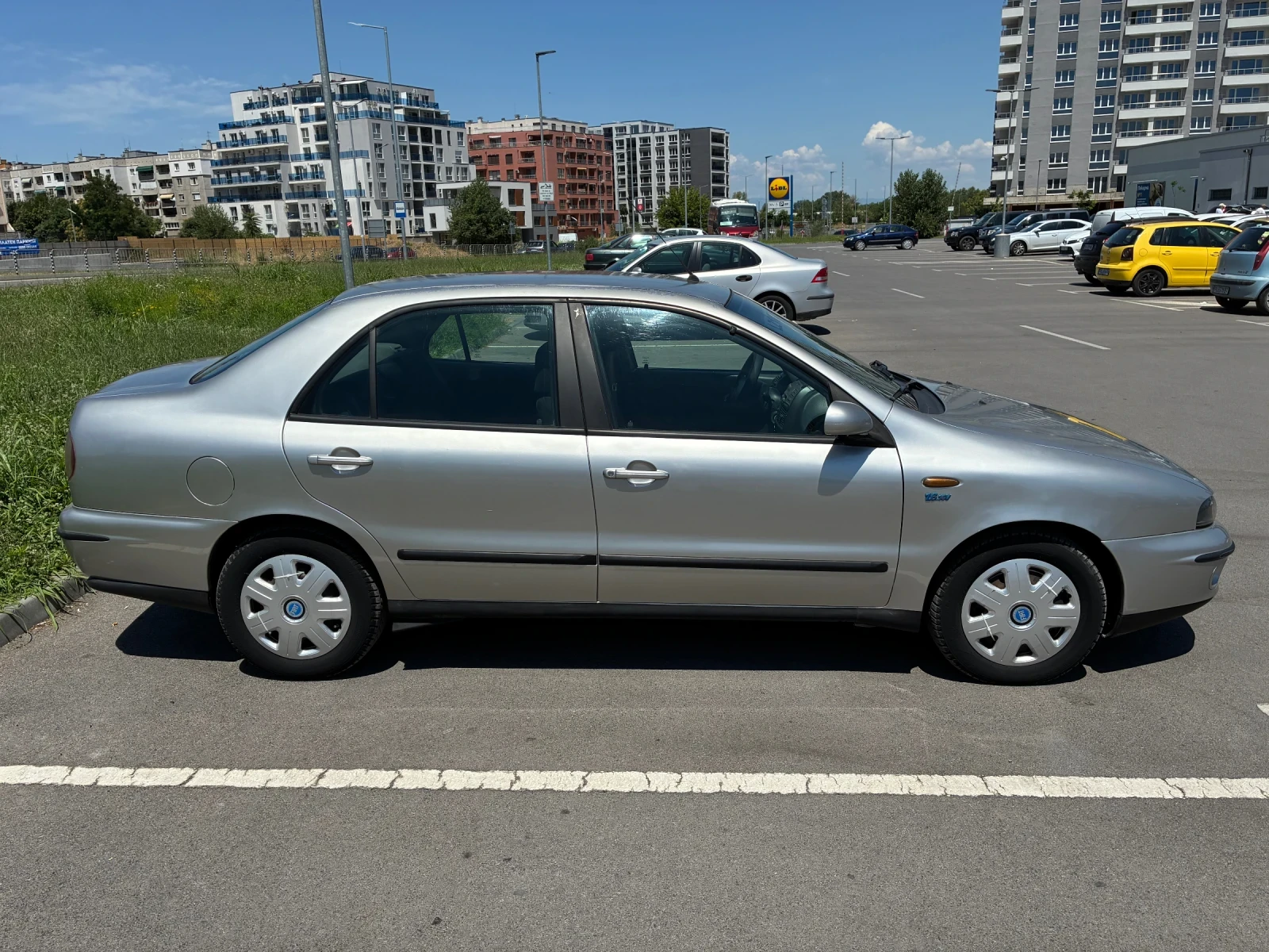 Fiat Marea 1.6i БЕНЗИН 4ВРАТИ КЛИМА РЕГИСТРИРАН И ОБСЛУЖЕН, снимка 5 - Автомобили и джипове - 55435513