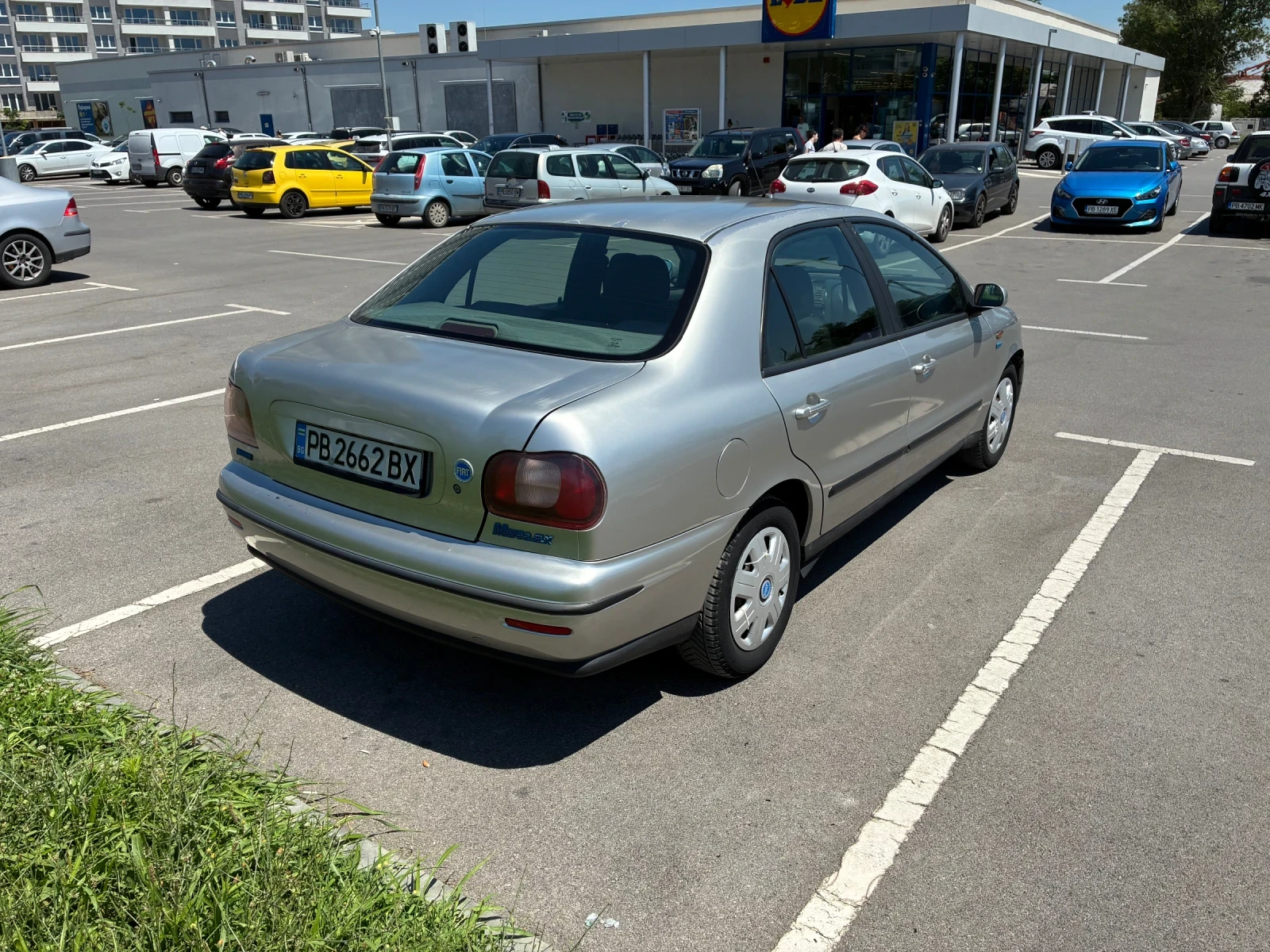 Fiat Marea 1.6i БЕНЗИН 4ВРАТИ КЛИМА РЕГИСТРИРАН И ОБСЛУЖЕН, снимка 4 - Автомобили и джипове - 55435513