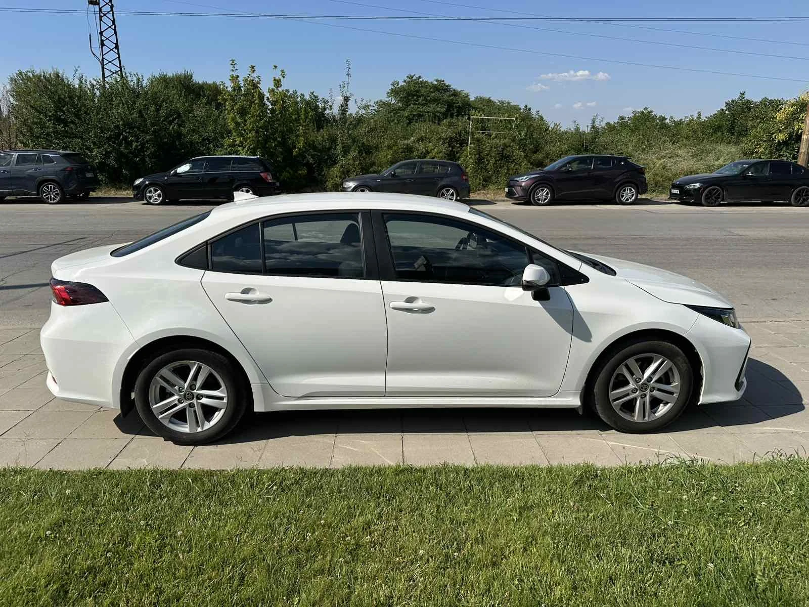 Toyota Corolla 1.5 6M/T Comfort, снимка 8 - Автомобили и джипове - 55558742