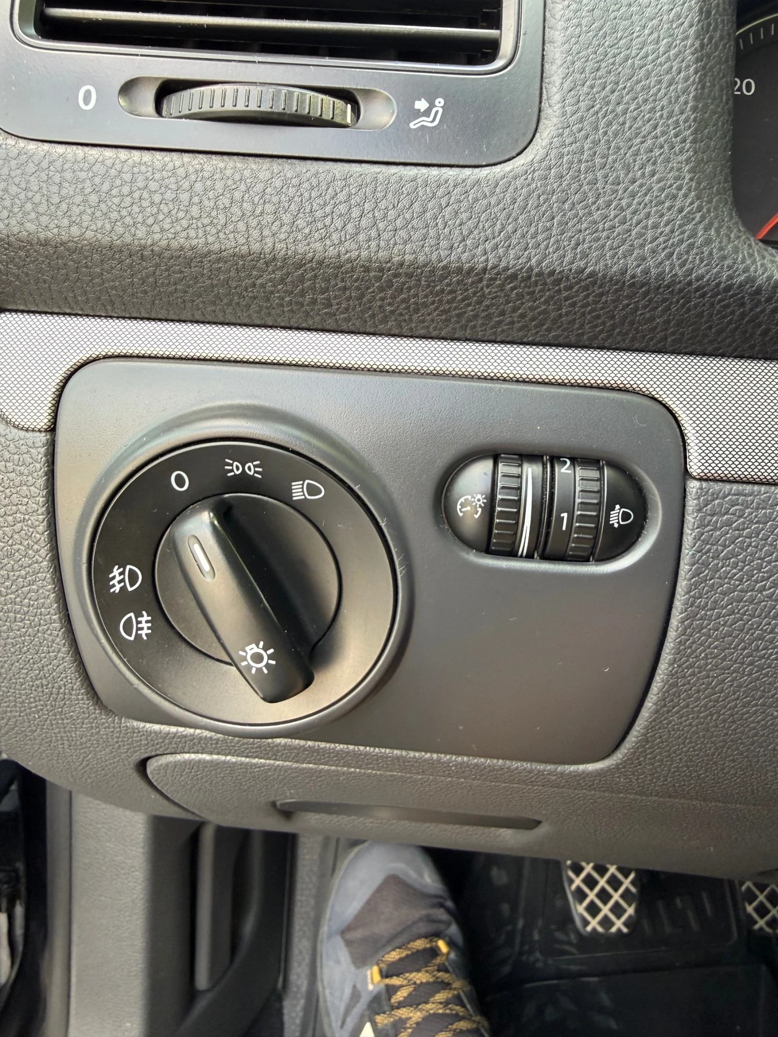 VW Jetta, снимка 15 - Автомобили и джипове - 55723970