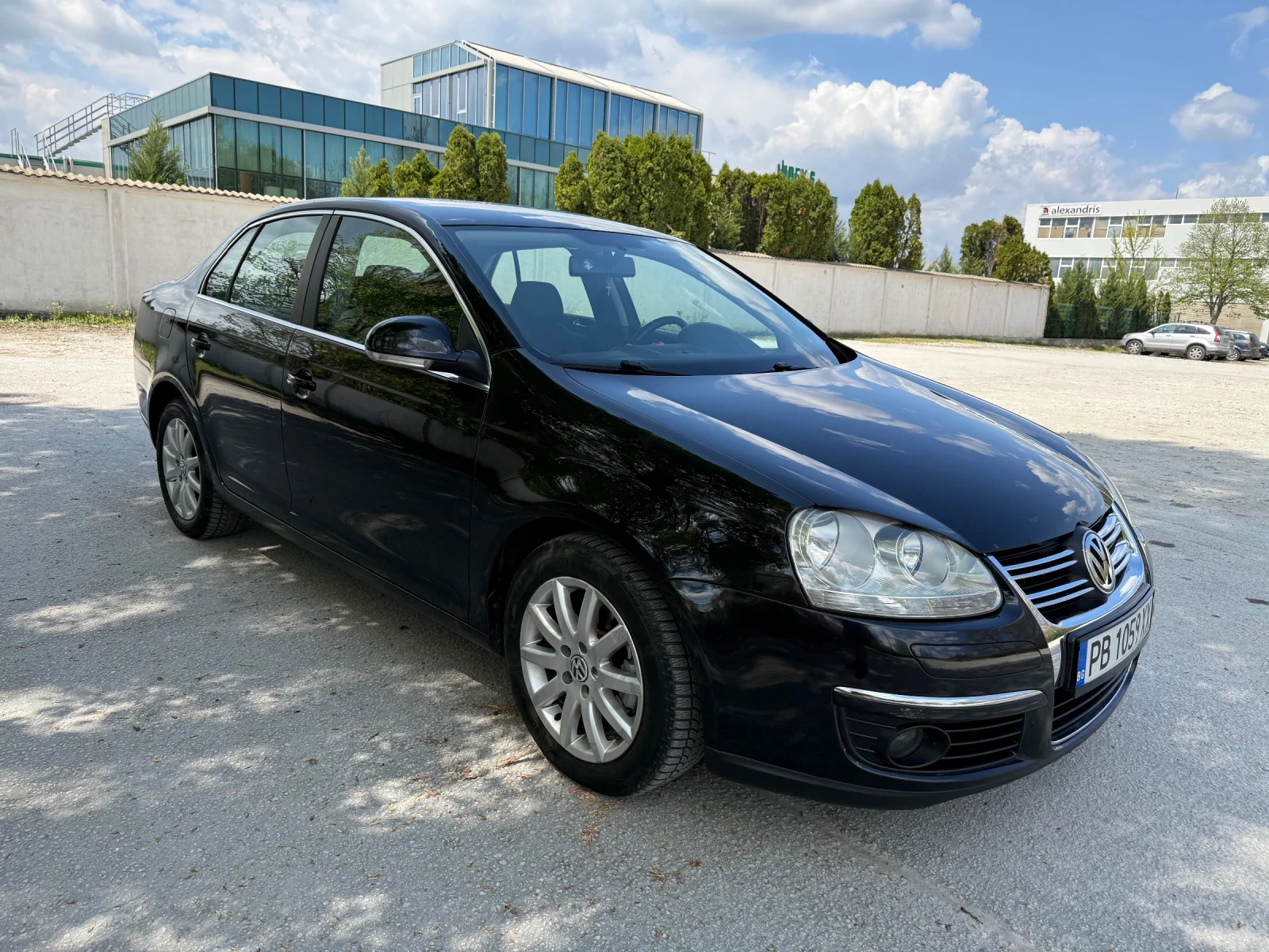 VW Jetta, снимка 2 - Автомобили и джипове - 55723970