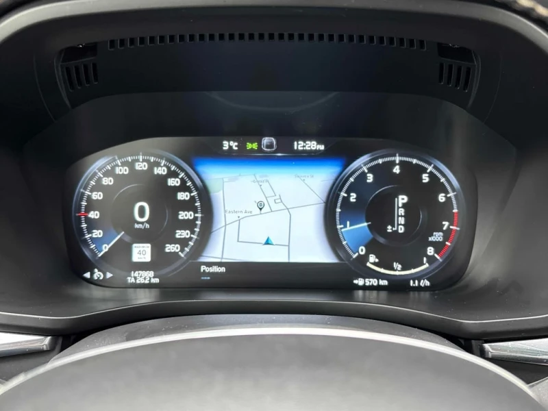 Volvo XC60 R Design  CARFAX, снимка 8 - Автомобили и джипове - 52989682