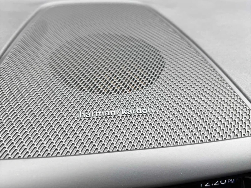 Volvo XC60 R Design  CARFAX, снимка 10 - Автомобили и джипове - 52989682