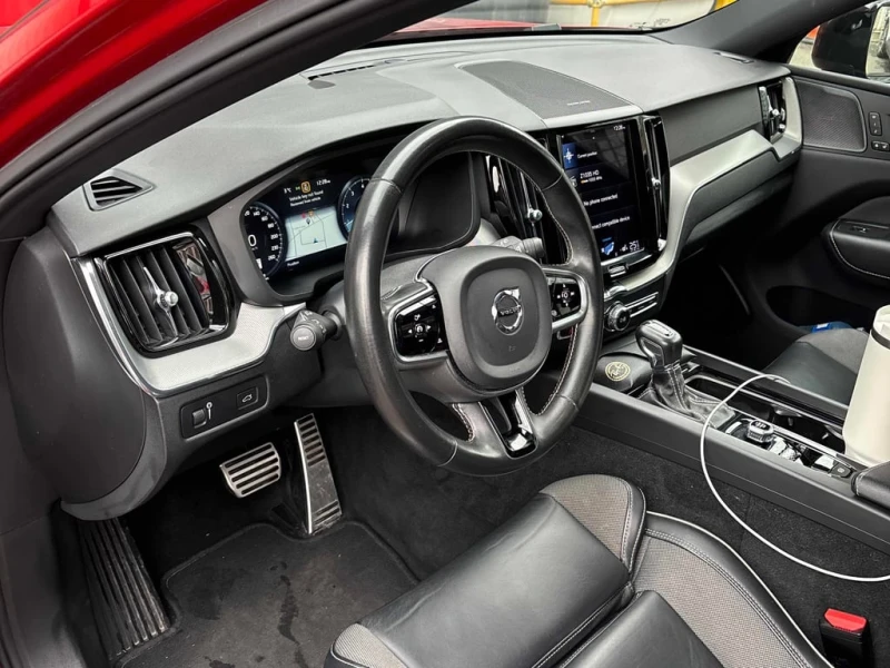 Volvo XC60 R Design  CARFAX, снимка 5 - Автомобили и джипове - 52989682