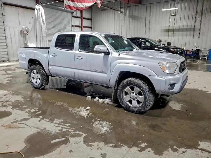 Toyota Tacoma 4.0L 6 4x4 w/Rear Wheel Drv, снимка 9 - Автомобили и джипове - 53125902