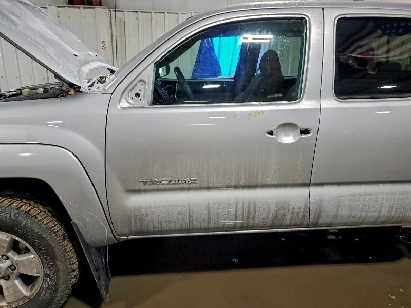 Toyota Tacoma 4.0L 6 4x4 w/Rear Wheel Drv, снимка 12 - Автомобили и джипове - 53125902