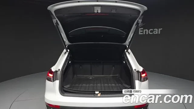 Audi Q4 e-tron  40 Premium, снимка 12 - Автомобили и джипове - 54070418