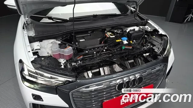 Audi Q4 e-tron  40 Premium, снимка 3 - Автомобили и джипове - 54070418