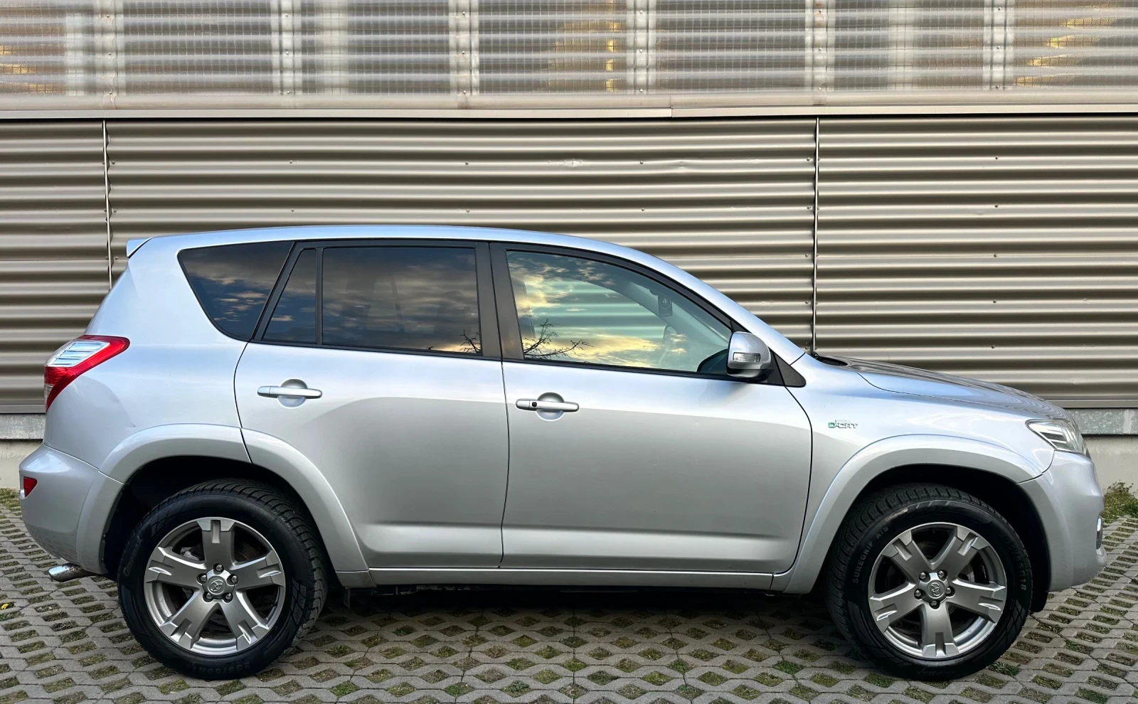Toyota Rav4 2.2//4х4//Automatic, снимка 7 - Автомобили и джипове - 54296807