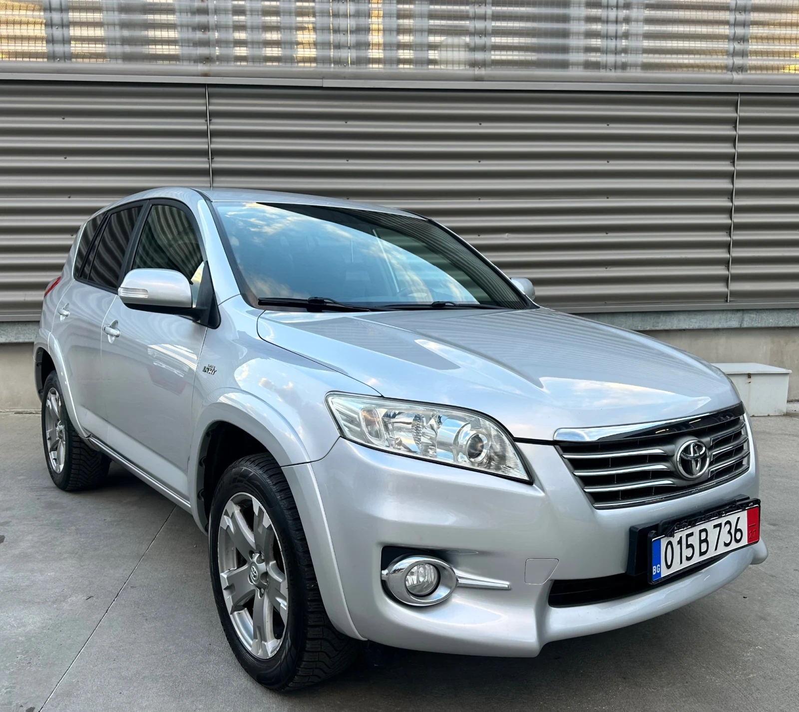 Toyota Rav4 2.2//4х4//Automatic, снимка 2 - Автомобили и джипове - 54296807