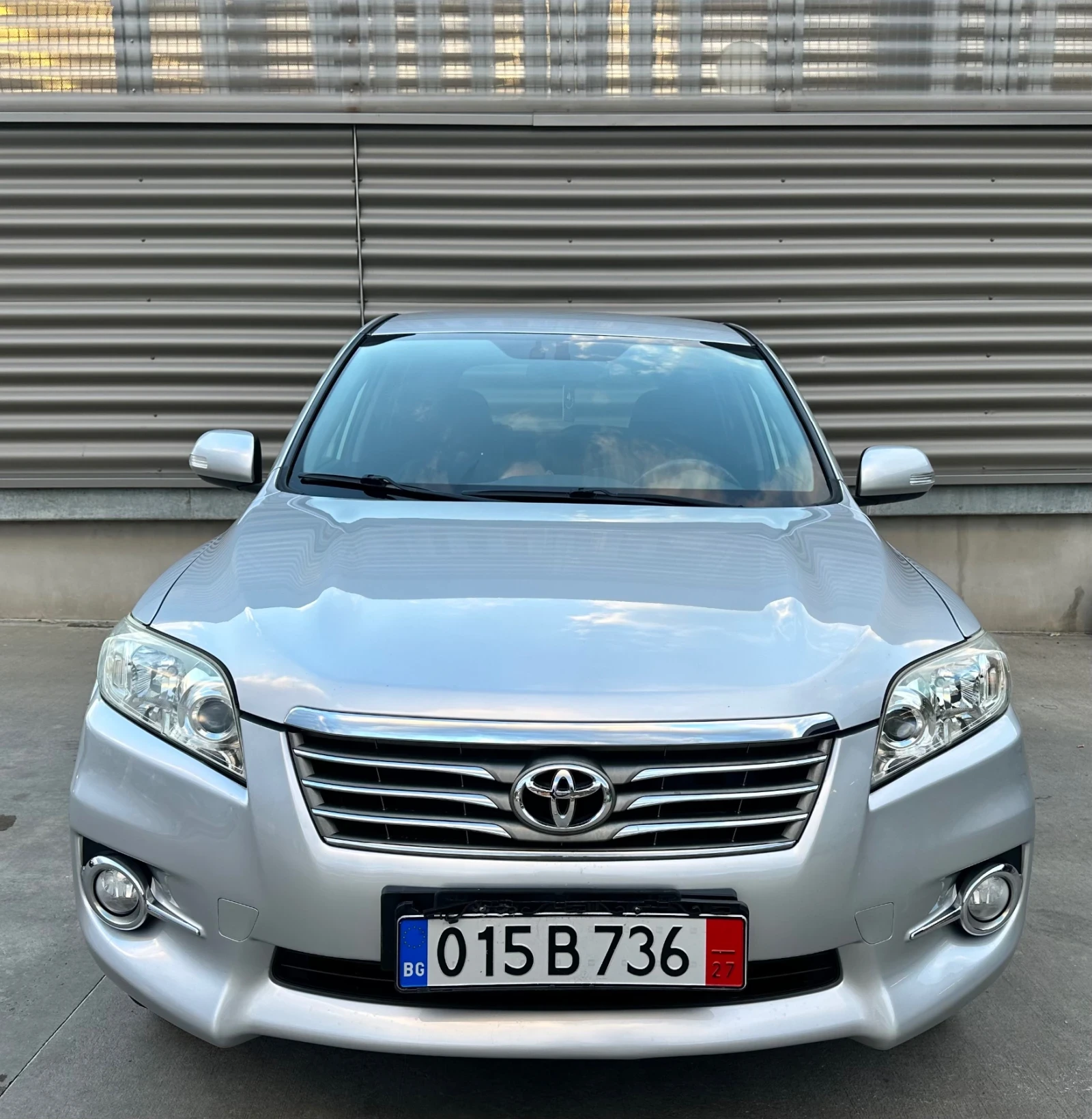 Toyota Rav4 2.2//4х4//Automatic, снимка 3 - Автомобили и джипове - 54296807