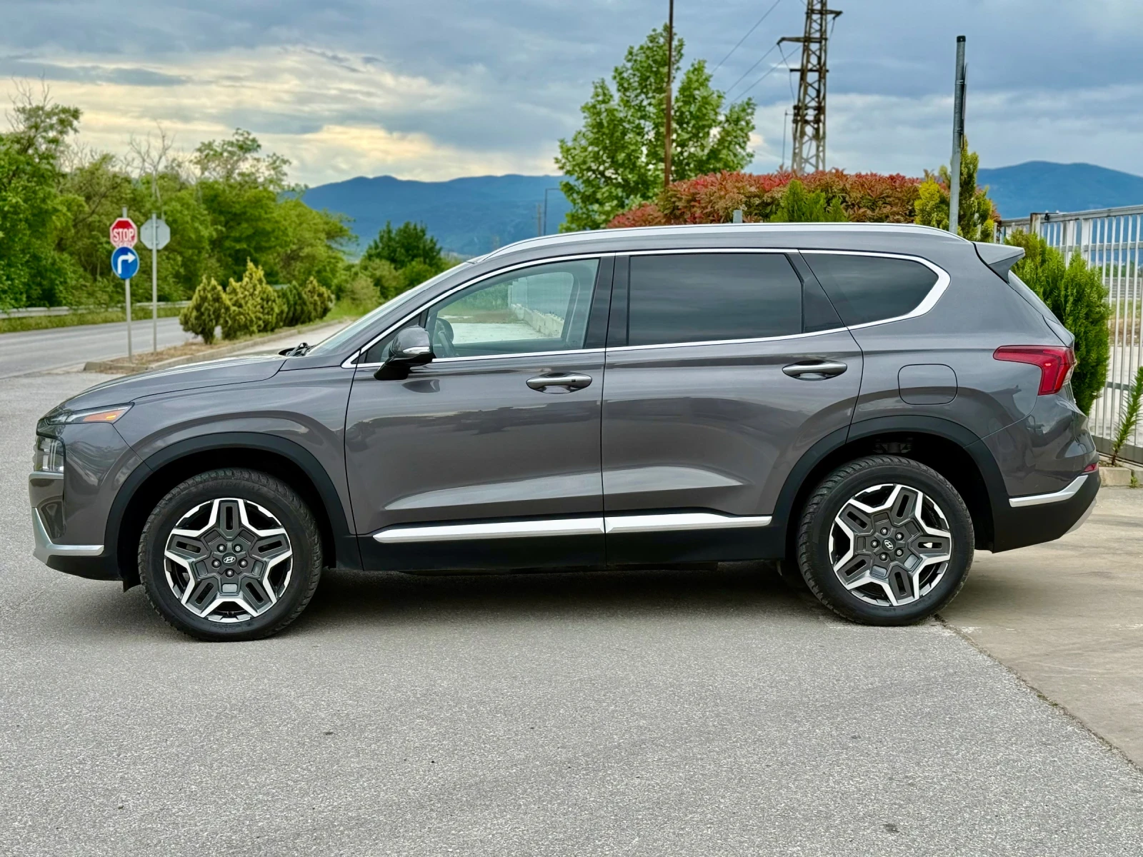 Hyundai Santa fe 1.6 LUXURY/ Plug-in/ KEYLES/ panorama/ FULL PACK/, снимка 4 - Автомобили и джипове - 54609282