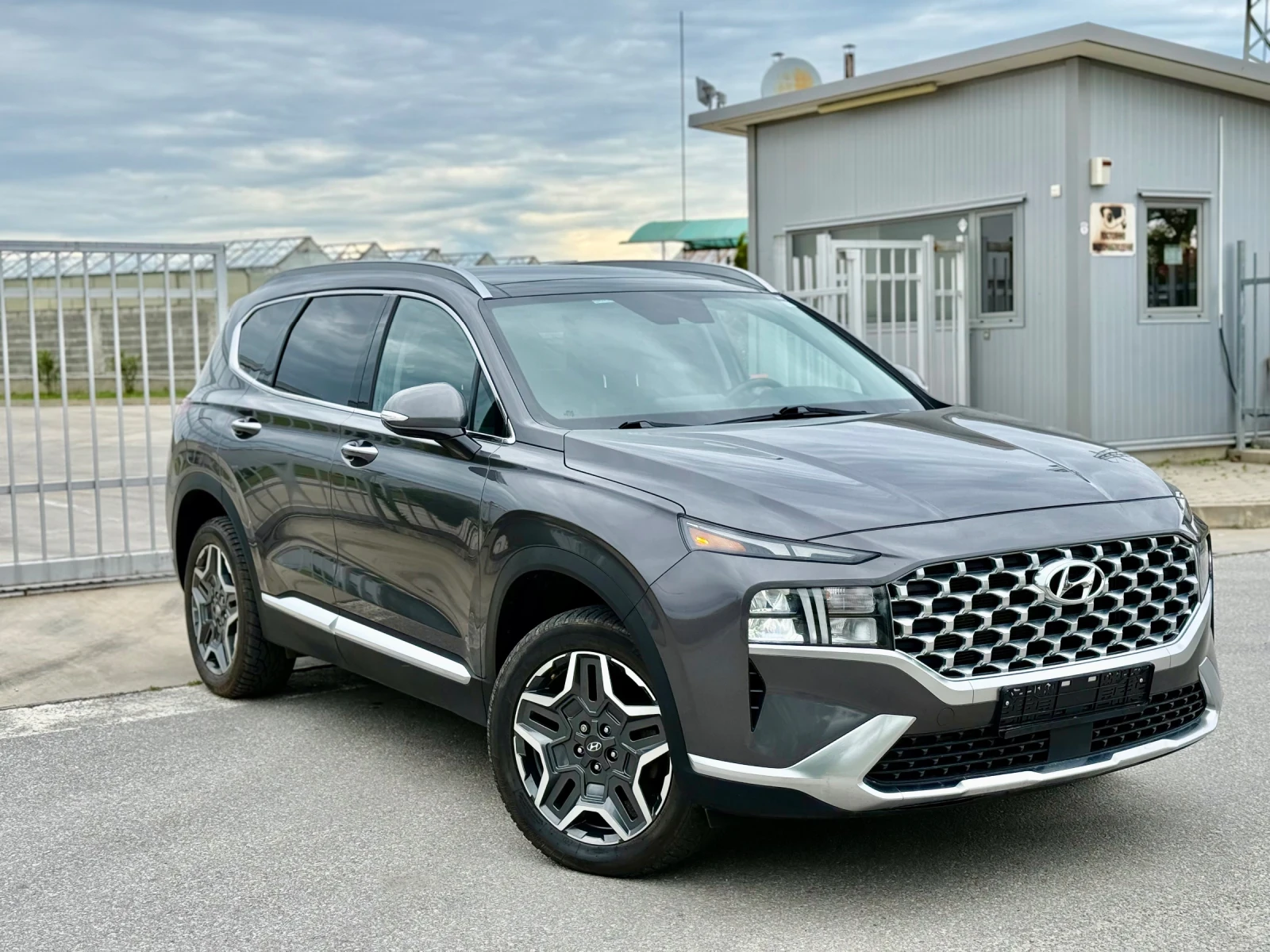 Hyundai Santa fe 1.6 LUXURY/ Plug-in/ KEYLES/ panorama/ FULL PACK/, снимка 2 - Автомобили и джипове - 54609282