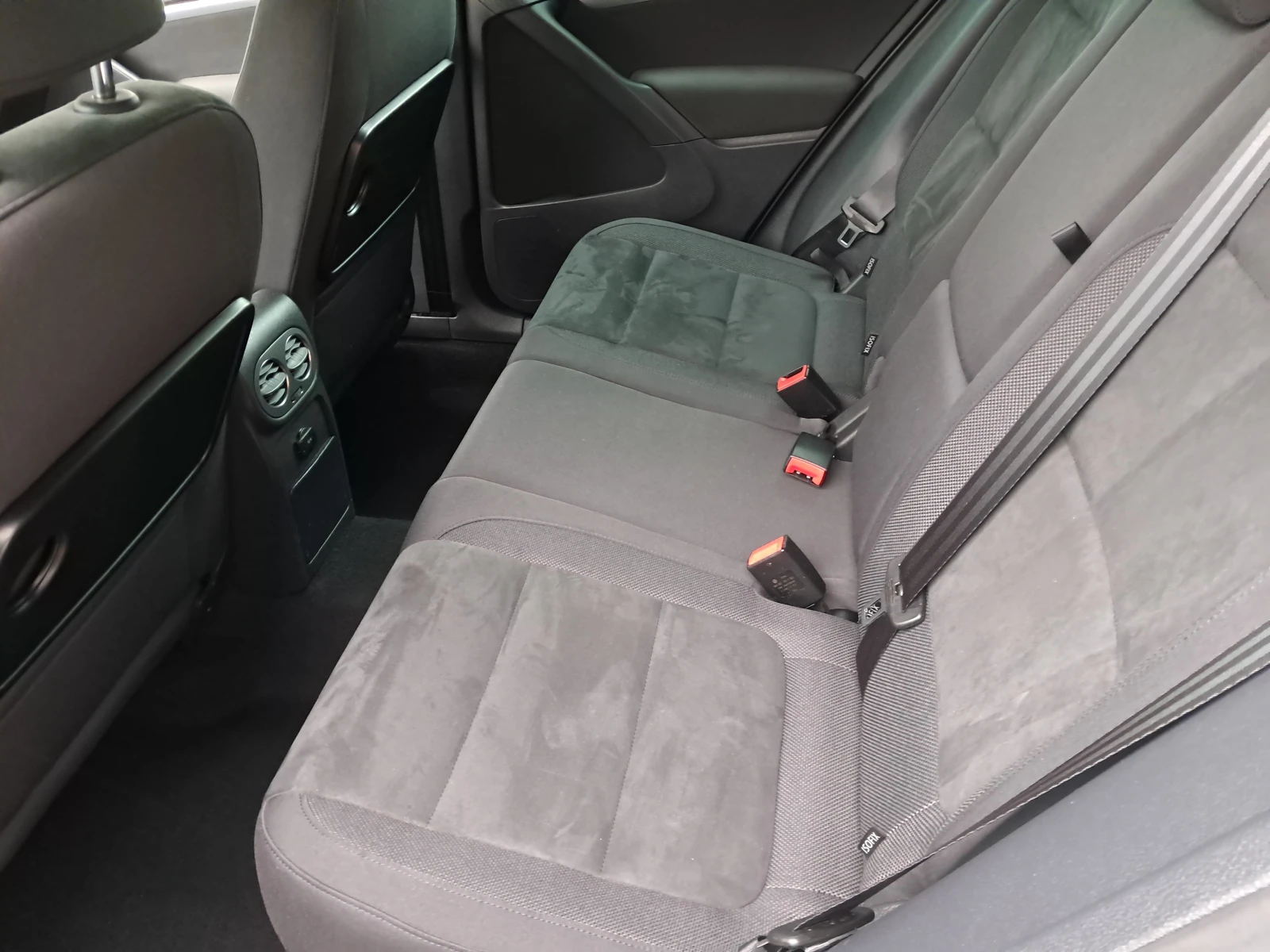 VW Tiguan, снимка 7 - Автомобили и джипове - 54755285