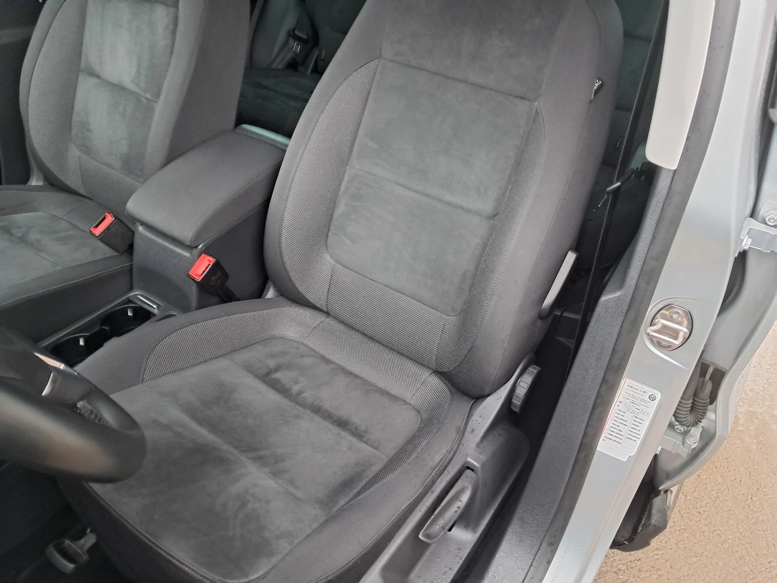 VW Tiguan, снимка 12 - Автомобили и джипове - 54755285
