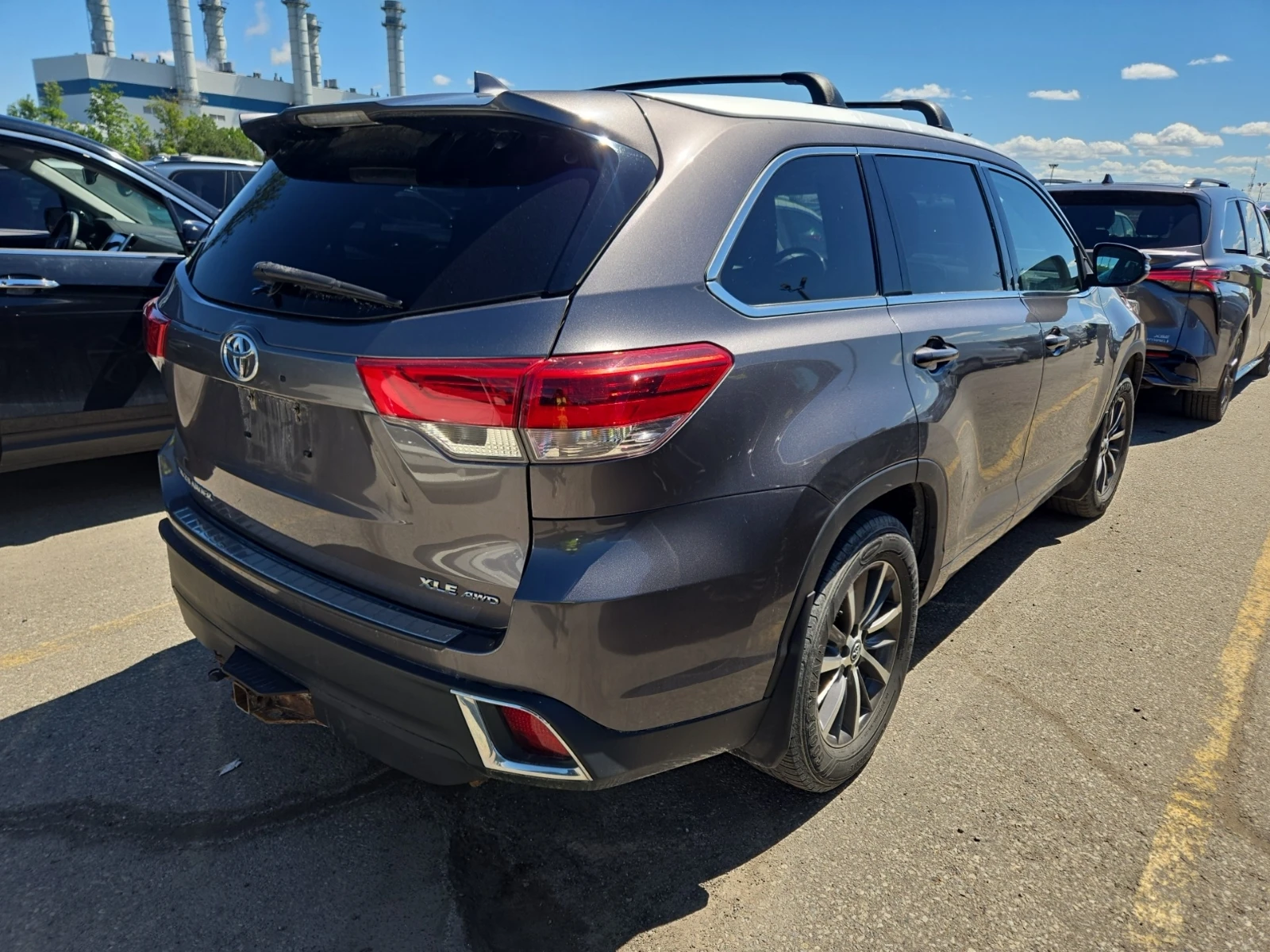 Toyota Highlander XLE, снимка 4 - Автомобили и джипове - 55017935