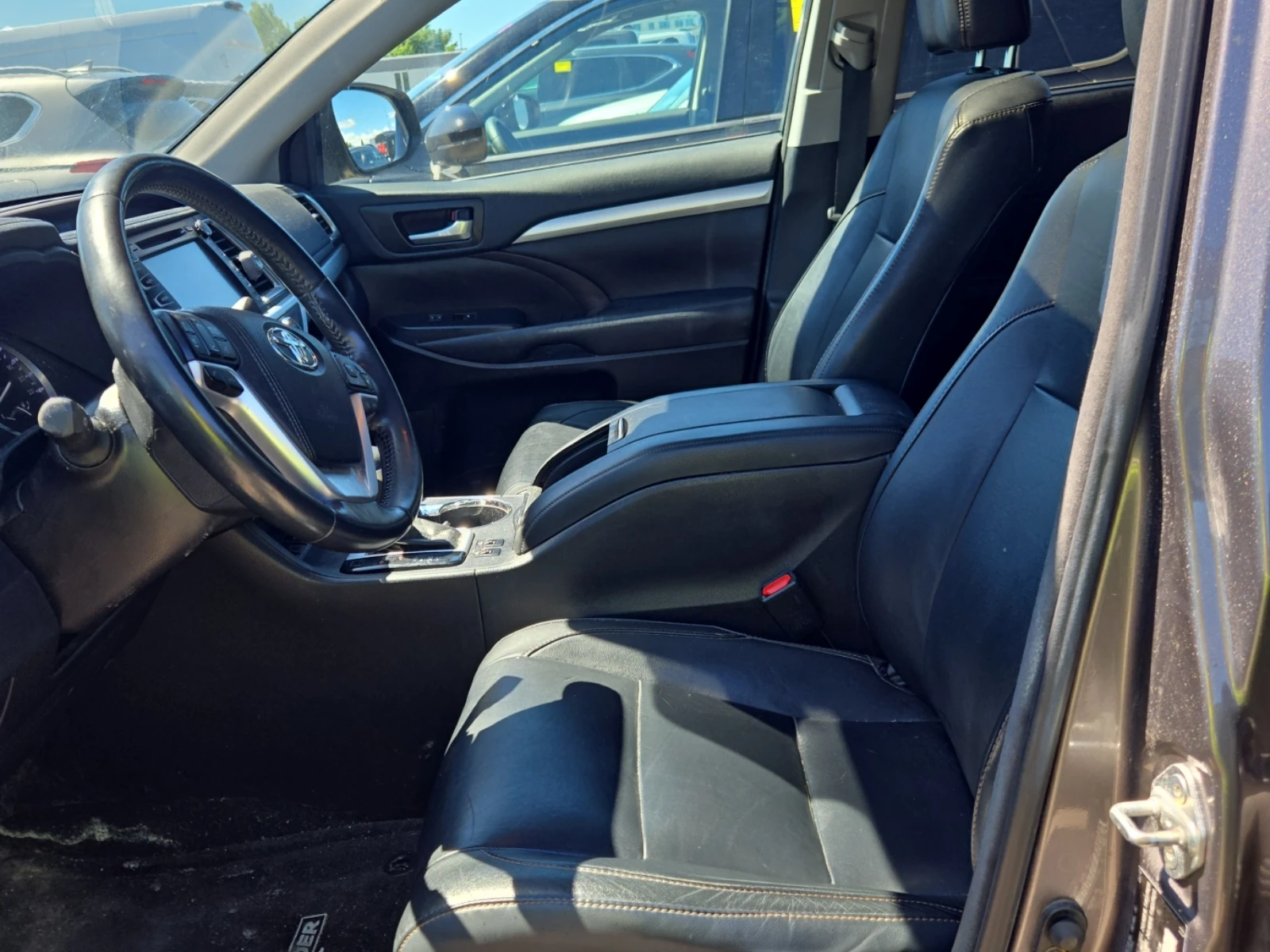 Toyota Highlander XLE, снимка 7 - Автомобили и джипове - 55017935