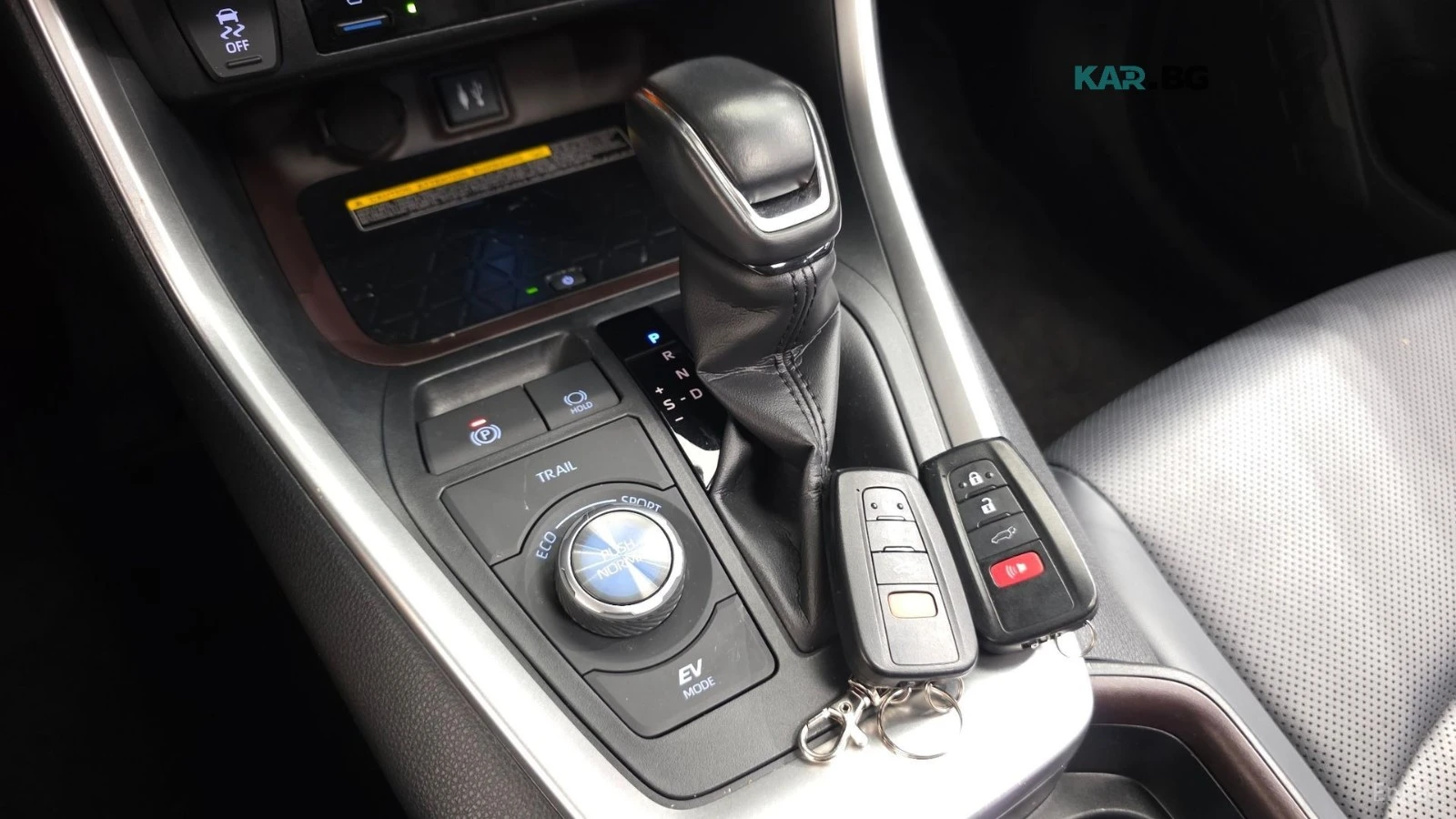 Toyota Rav4 2.5* ДИСТРОНИК* СЛЕД. НА ЛЕНТИ* ДВА КЛЮЧА* КАМЕРА*, снимка 9 - Автомобили и джипове - 55891315
