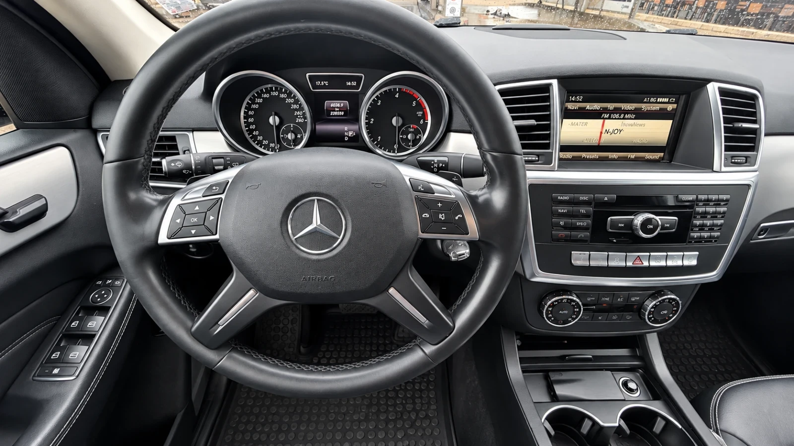 Mercedes-Benz ML 350 BlueTEC, снимка 9 - Автомобили и джипове - 56528745
