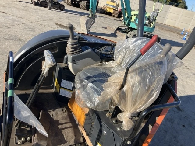 Багер Hitachi ZX20U-5A / ЧИСТО НОВ !!! НА 66 ЧАСА !!, снимка 5 - Индустриална техника - 53243819