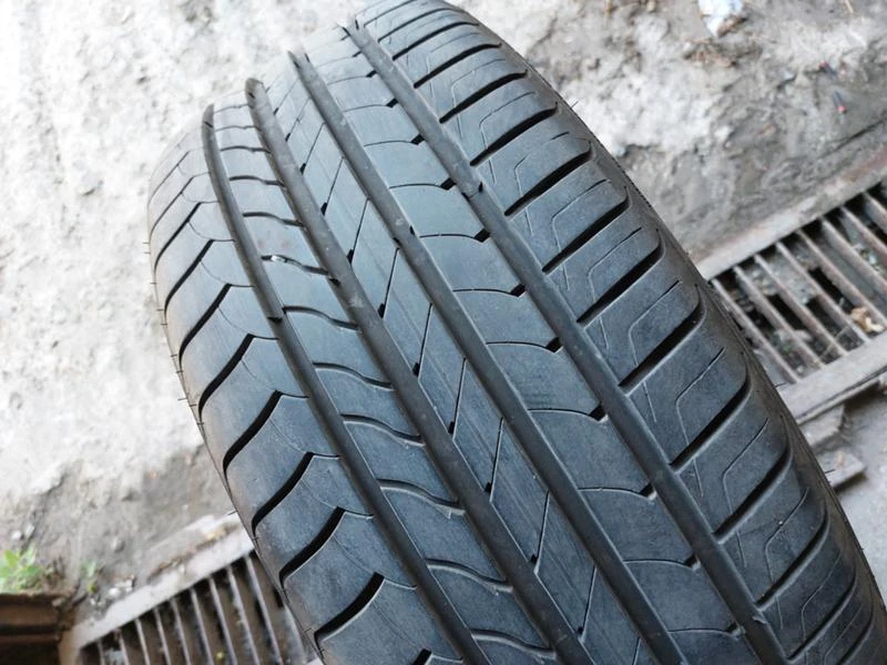 Гуми Летни 225/45R18, снимка 2 - Гуми и джанти - 37109951