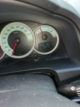 Toyota Corolla verso, снимка 4