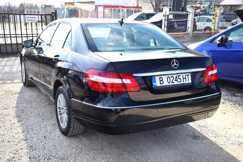 Mercedes-Benz E 220 ELEGANCE, снимка 5 - Автомобили и джипове - 46422428