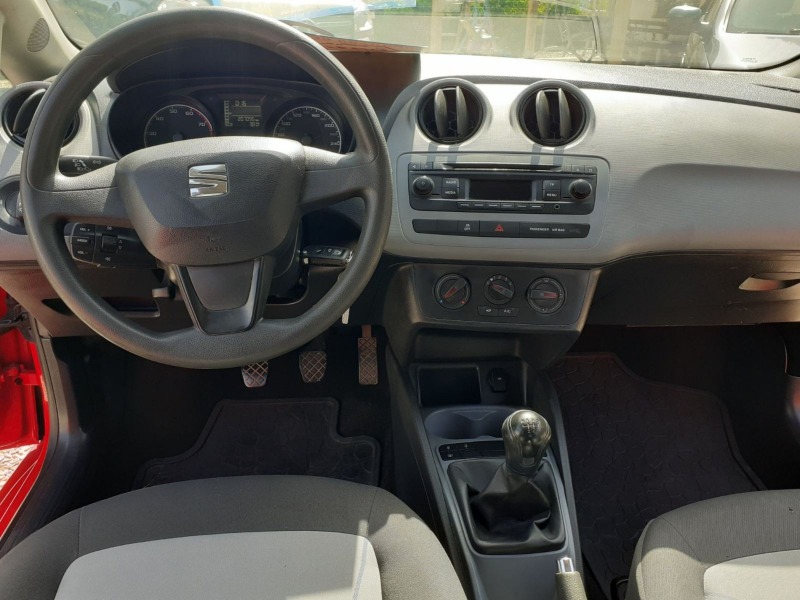 Seat Ibiza 1.2i 70k.c. klimatik , снимка 12 - Автомобили и джипове - 46321433