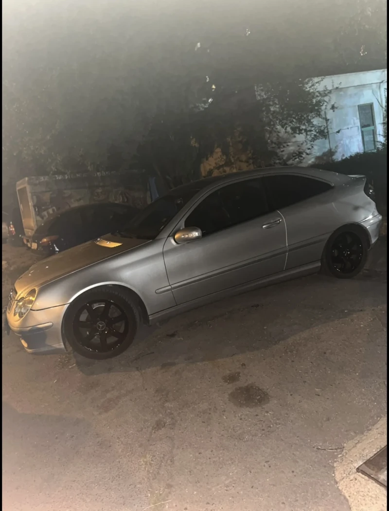 Mercedes-Benz C 220, снимка 2 - Автомобили и джипове - 48434635