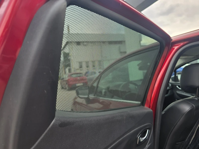 Renault Clio 1.5 dCi INTENS/BOSE, снимка 8 - Автомобили и джипове - 52358476