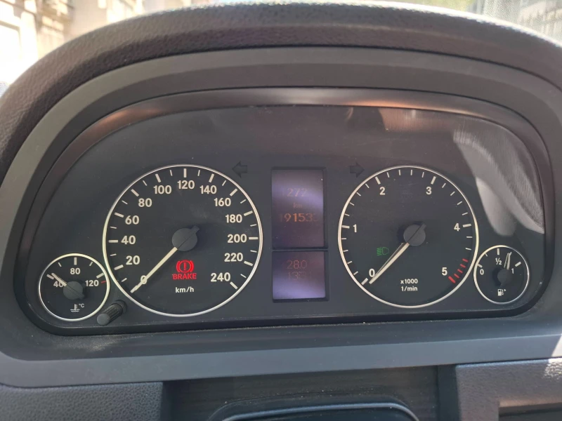 Mercedes-Benz A 180, снимка 11 - Автомобили и джипове - 52645331