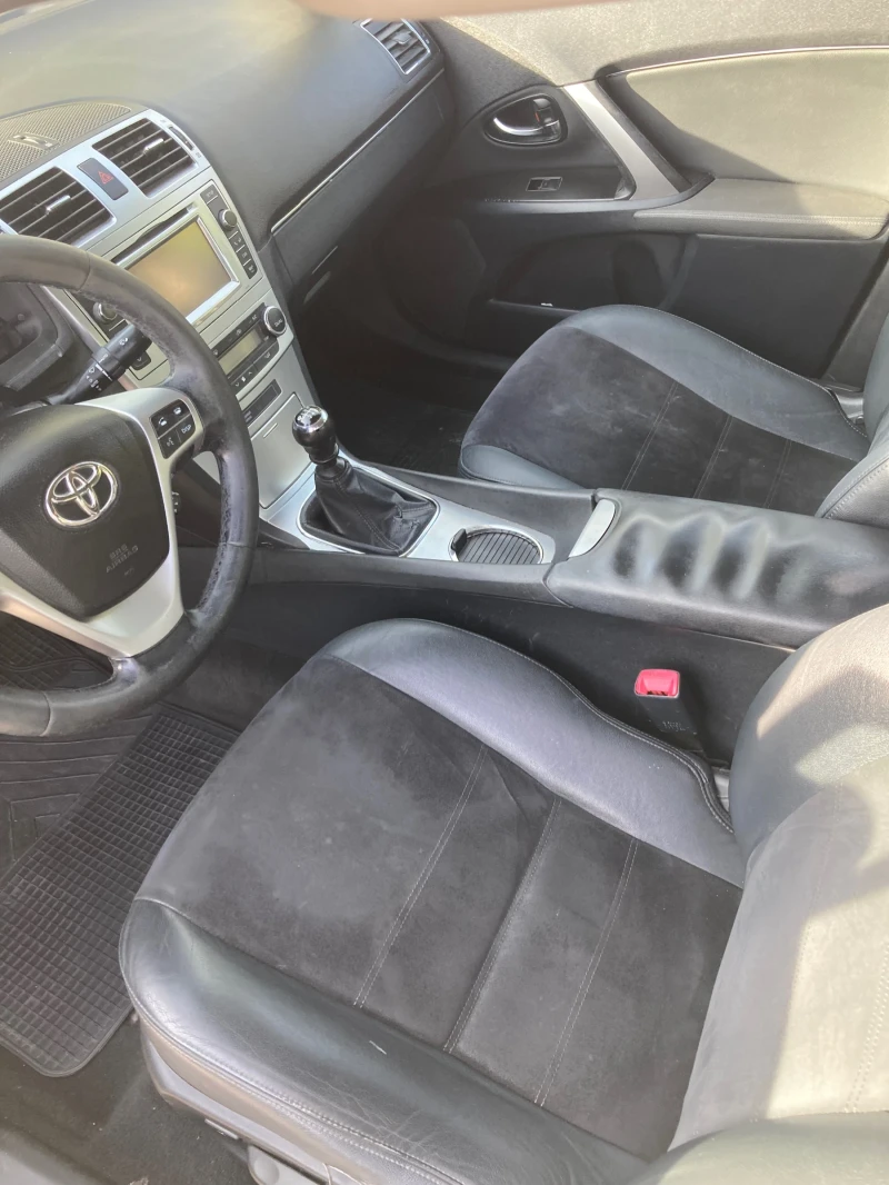Toyota Avensis, снимка 9 - Автомобили и джипове - 52280727