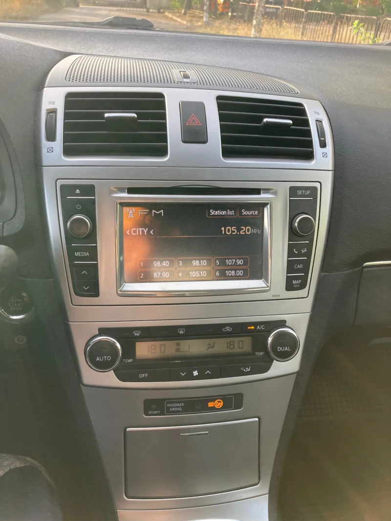 Toyota Avensis, снимка 12 - Автомобили и джипове - 52280727