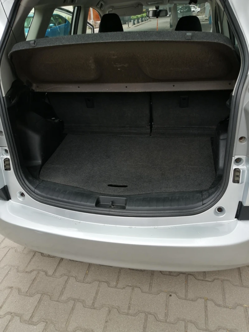 Toyota Verso S 1.3 VVTI, снимка 5 - Автомобили и джипове - 52367894