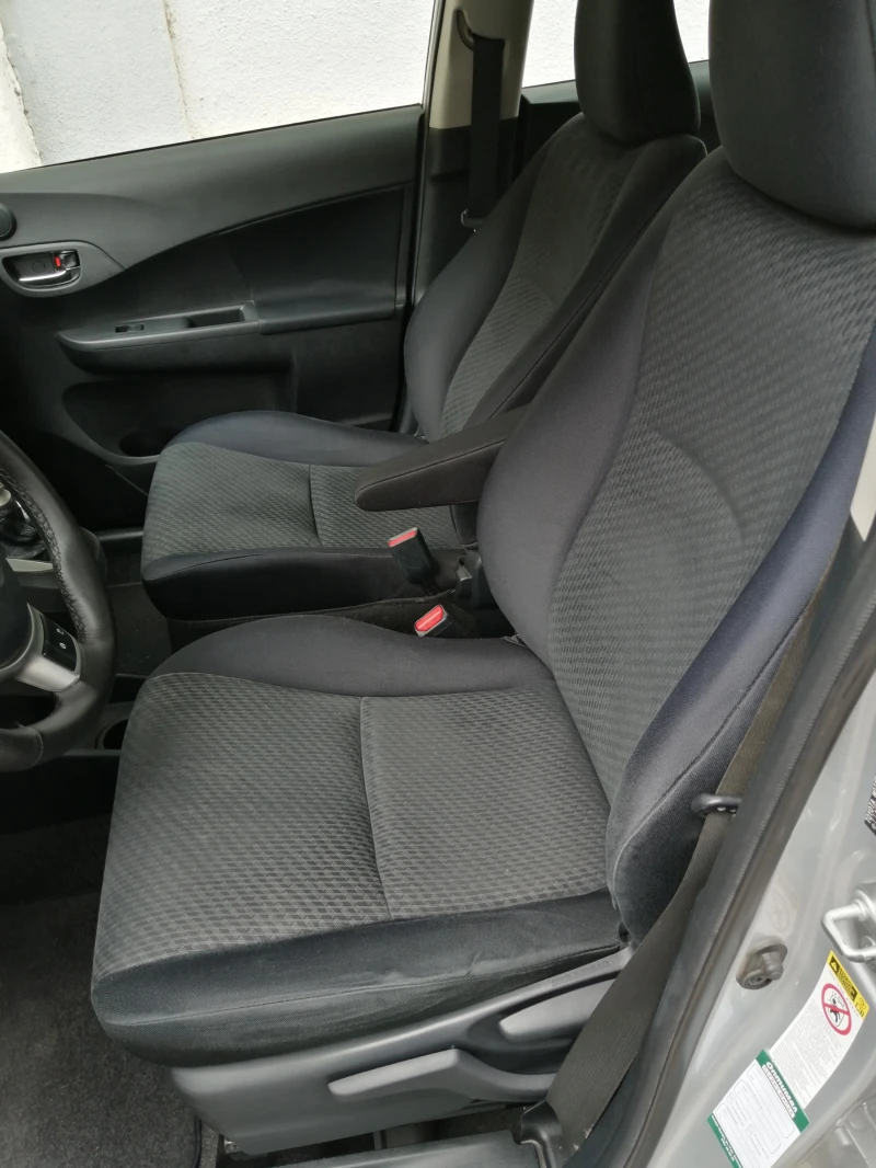 Toyota Verso S 1.3 VVTI, снимка 9 - Автомобили и джипове - 52367894