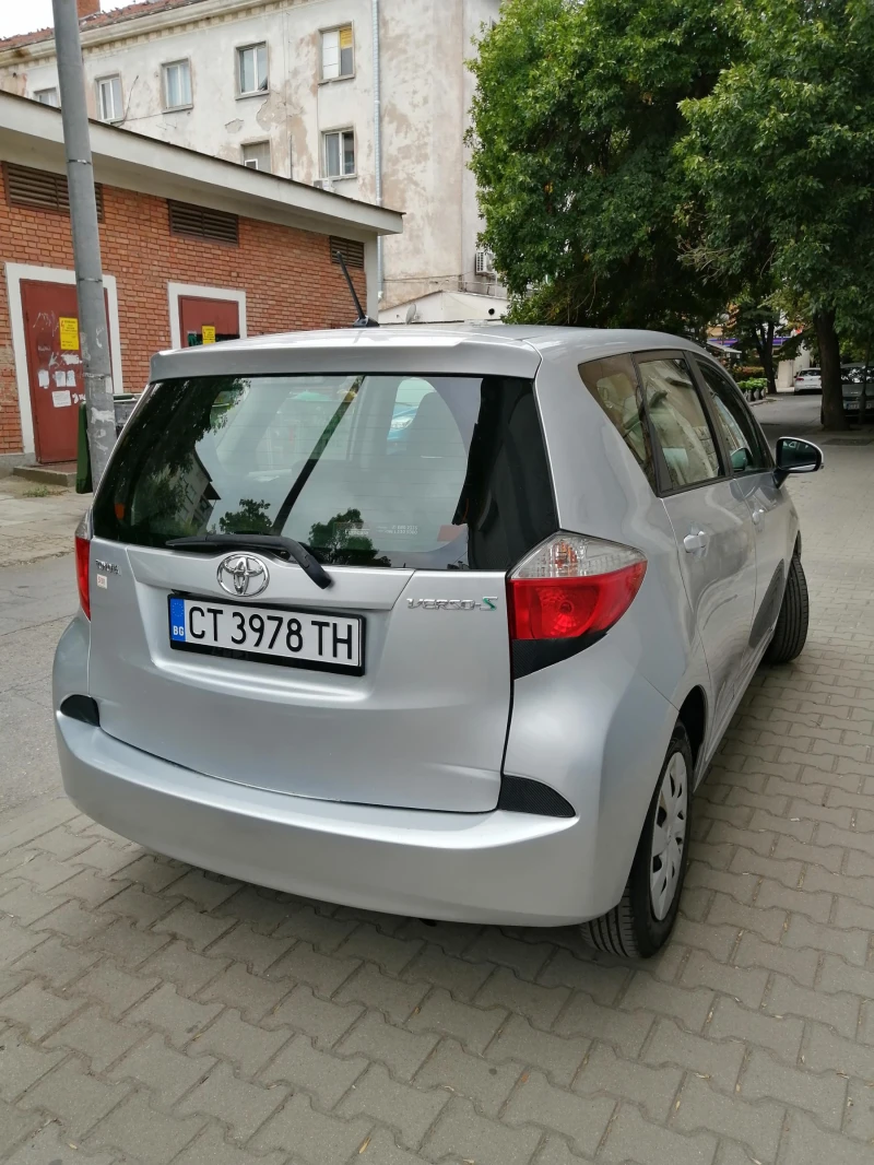 Toyota Verso S 1.3 VVTI, снимка 4 - Автомобили и джипове - 52367894