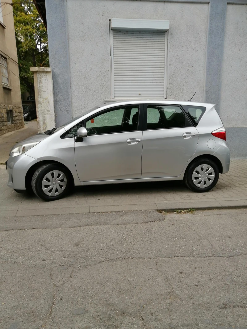Toyota Verso S 1.3 VVTI, снимка 3 - Автомобили и джипове - 52367894