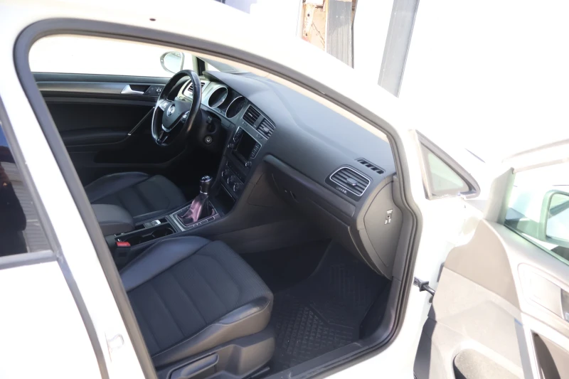 VW Golf 7 1.6TDI 4Motion Печка Асс круиз Масаж, снимка 8 - Автомобили и джипове - 52033587