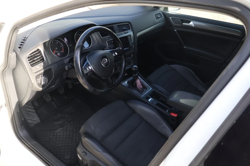 VW Golf 7 1.6TDI 4Motion Печка Асс круиз Масаж, снимка 7 - Автомобили и джипове - 52033587