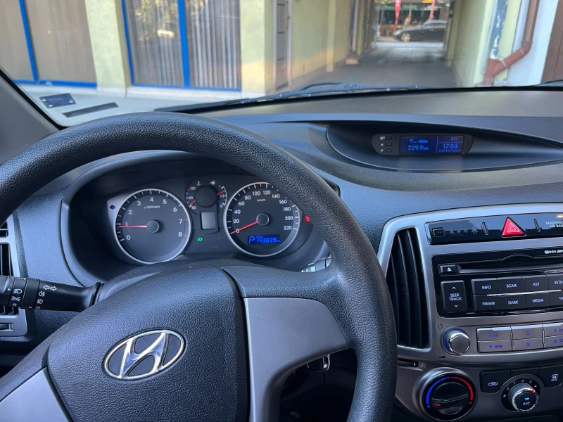 Hyundai I20, снимка 6 - Автомобили и джипове - 52104520