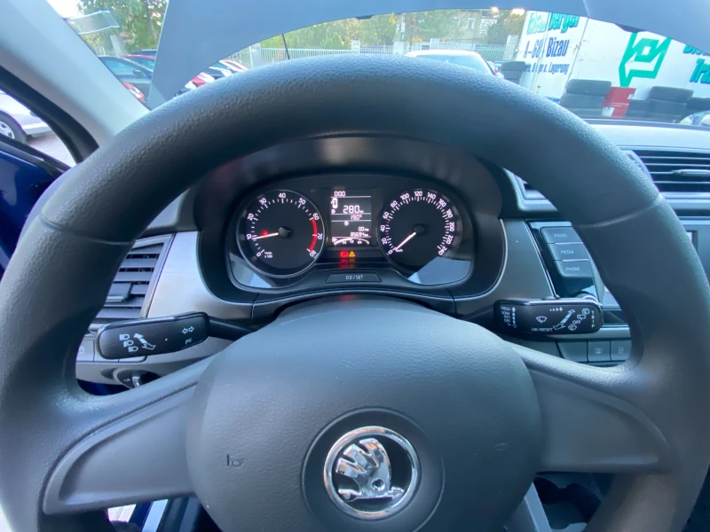 Skoda Fabia 1.0 60кс. 80к. км, снимка 12 - Автомобили и джипове - 52227080