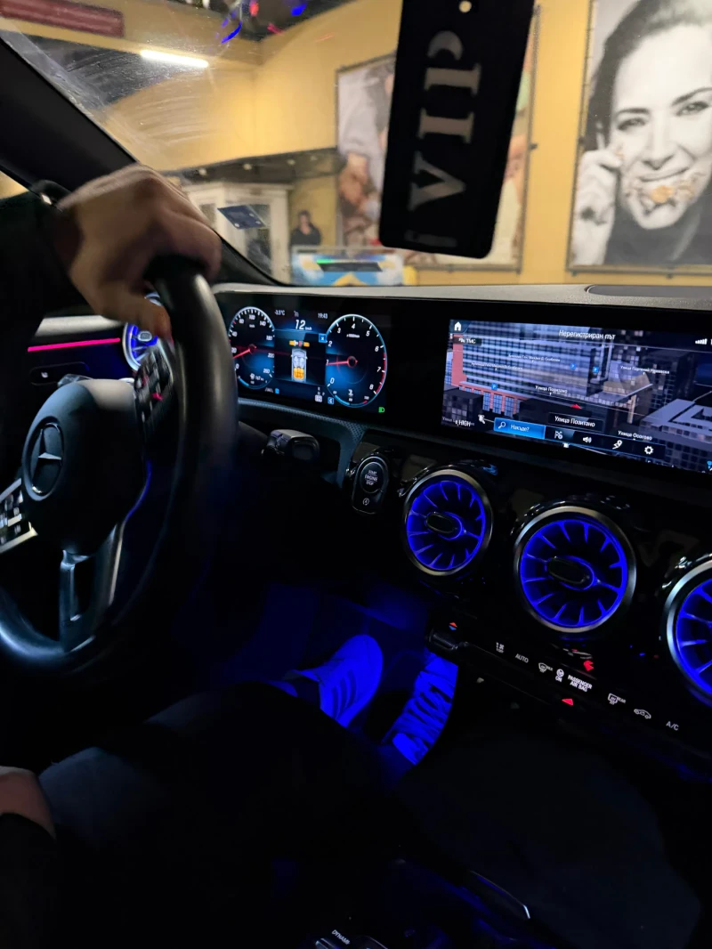 Mercedes-Benz A 180, снимка 3 - Автомобили и джипове - 53246508