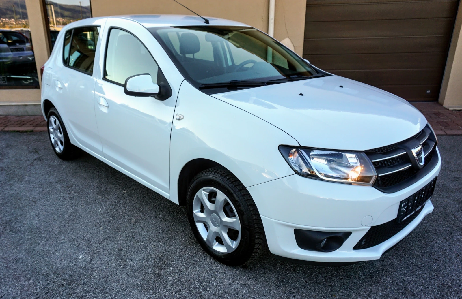 Dacia Sandero 1.5DCI LAUREATE FAMILY  - изображение 2