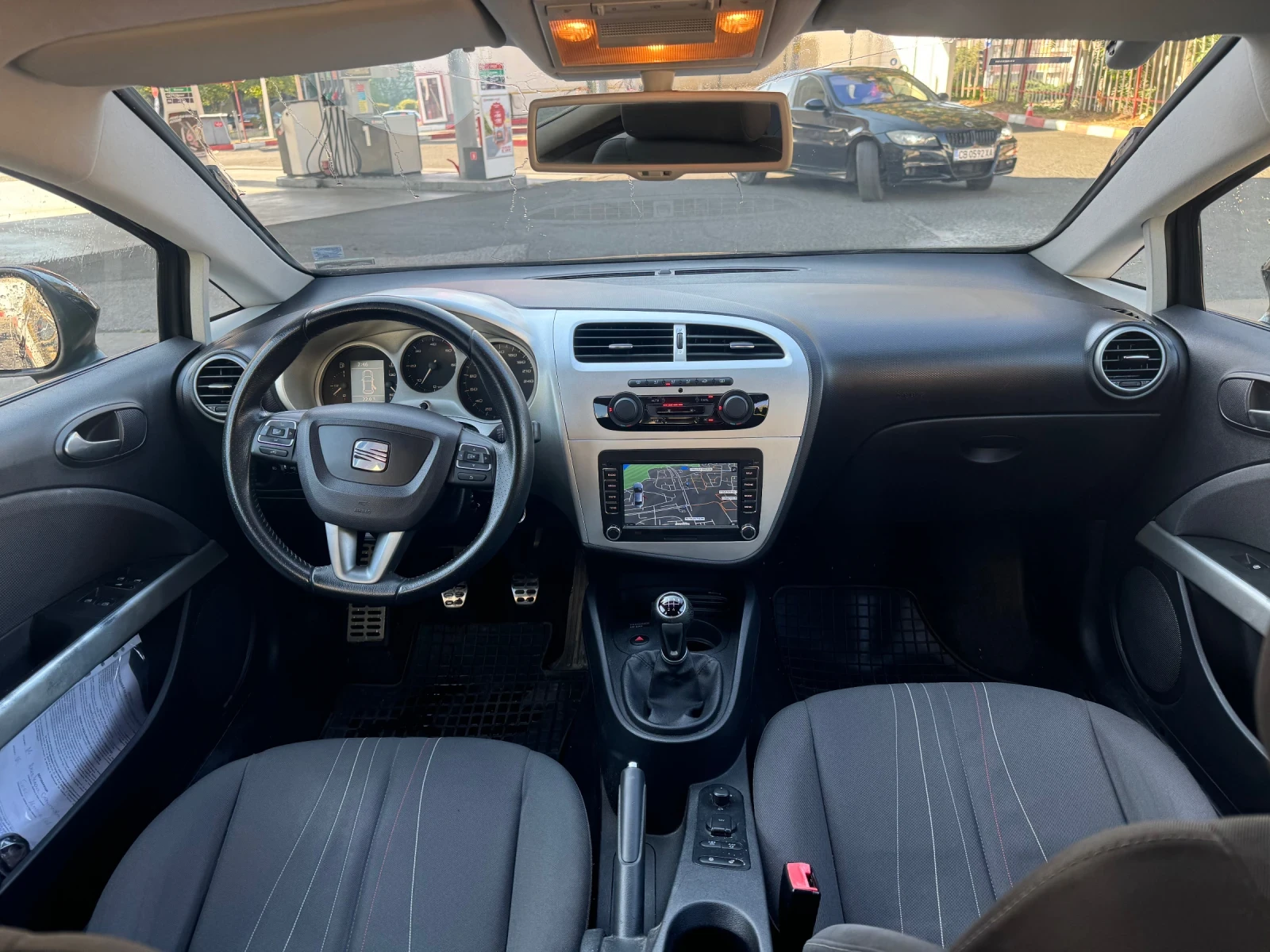 Seat Leon 1.6 Дизел - изображение 6