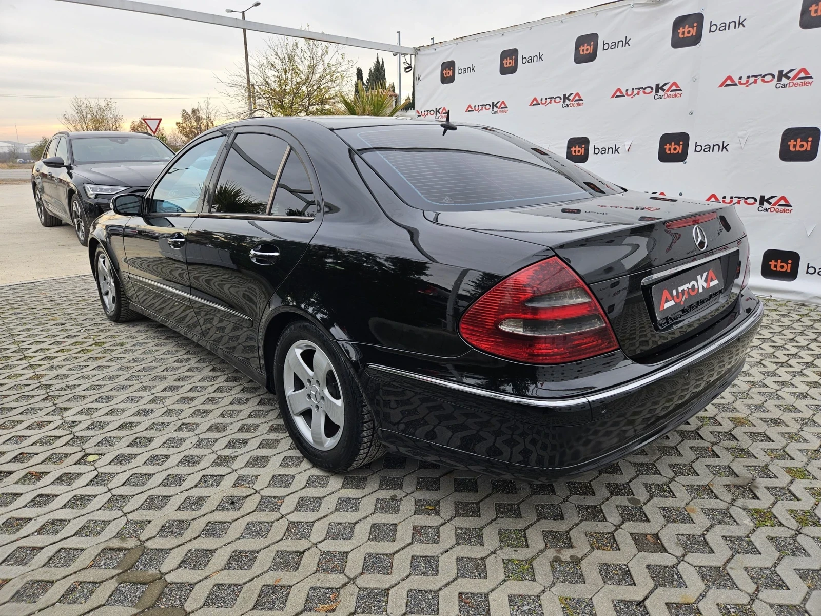 Mercedes-Benz E 270 2.7CDI-177кс= АВТОМАТ= КСЕНОН= АВТОПИЛОТ= ПОДГРЕВ - изображение 5