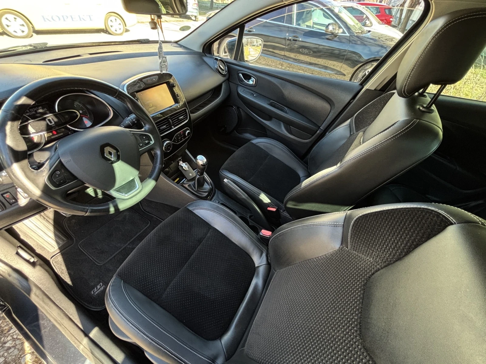 Renault Clio 1.5dCI 90к.с. LED - изображение 10