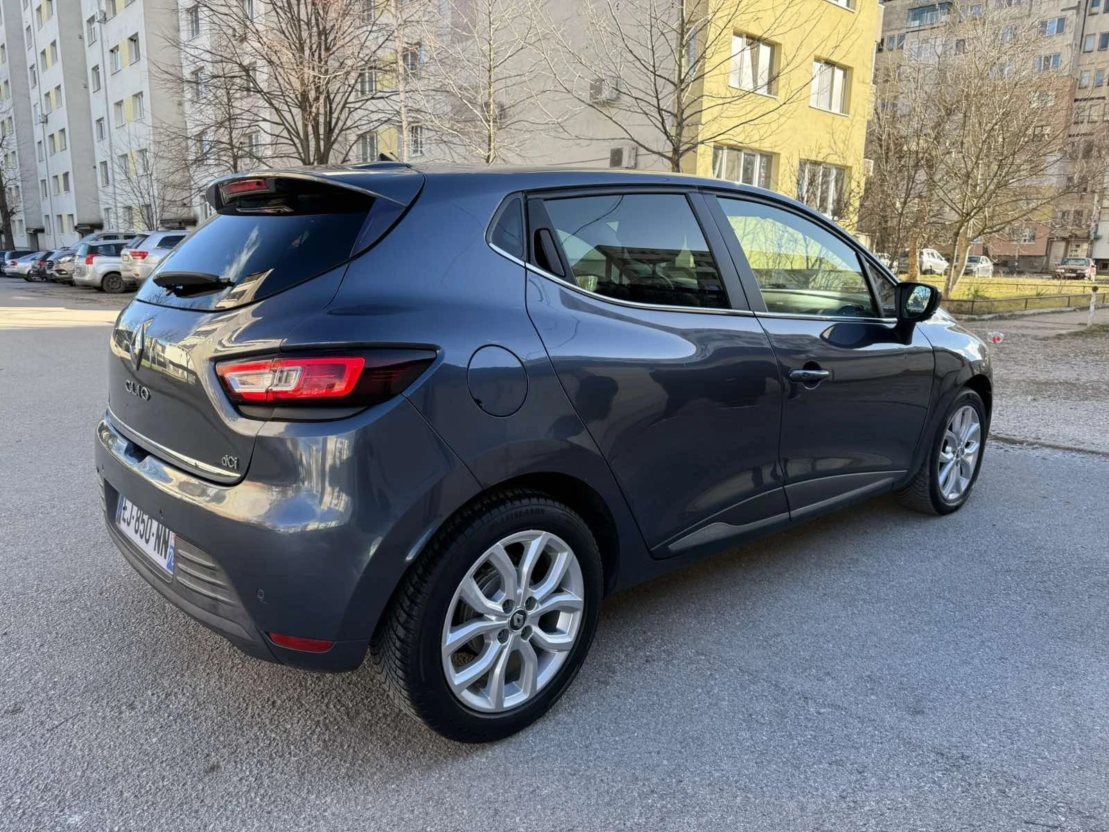 Renault Clio 1.5dCI 90к.с. LED - изображение 8
