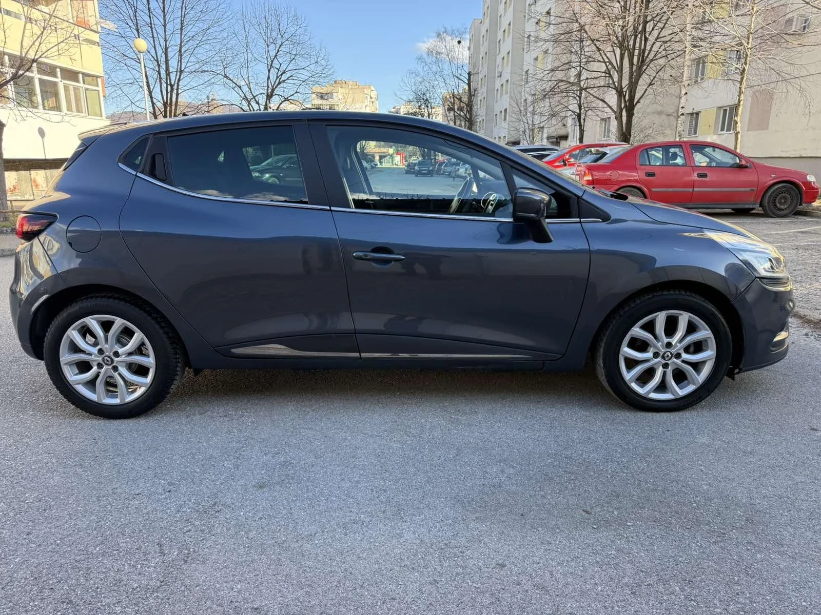 Renault Clio 1.5dCI 90к.с. LED - изображение 9
