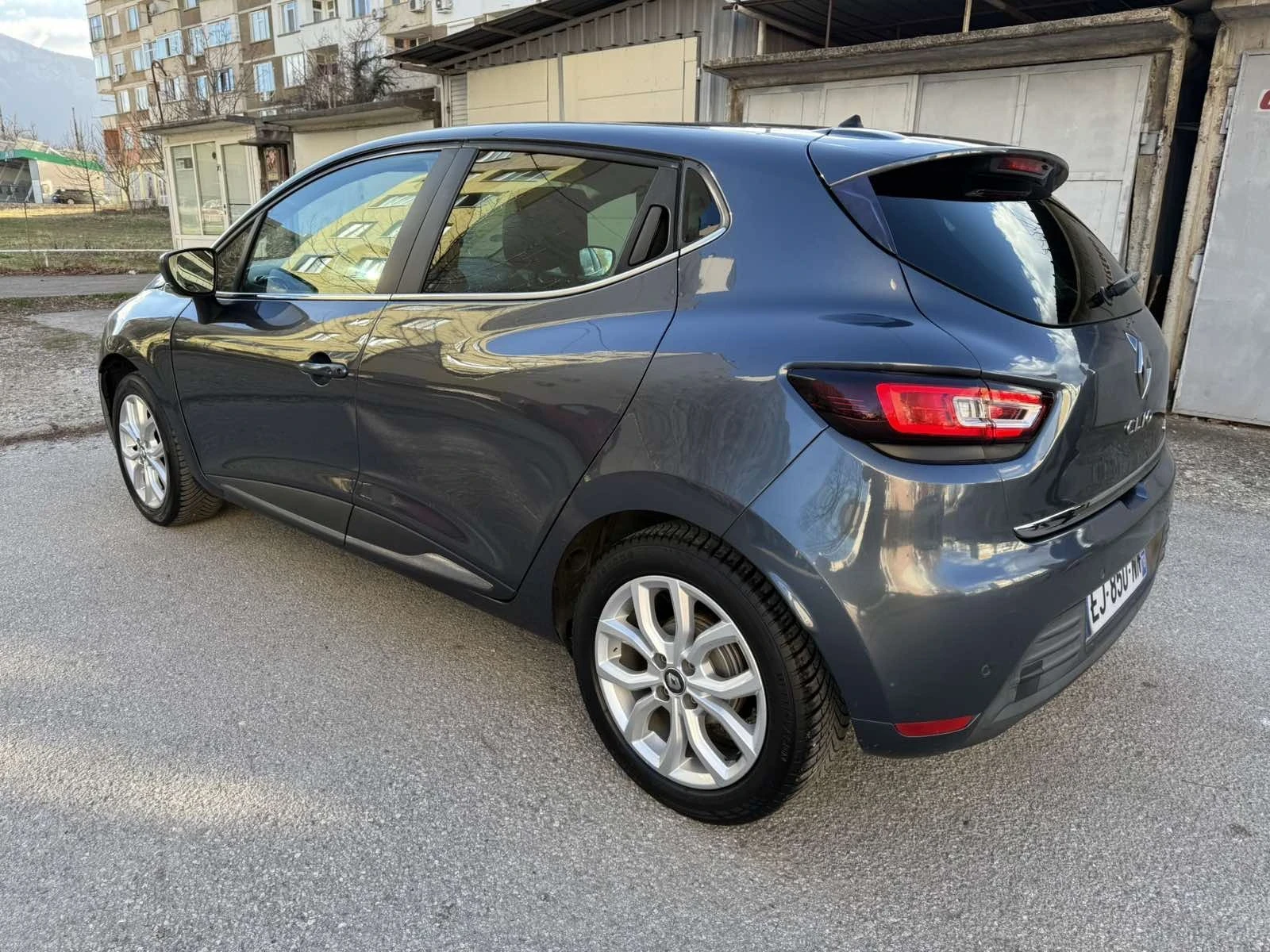 Renault Clio 1.5dCI 90к.с. LED - изображение 6