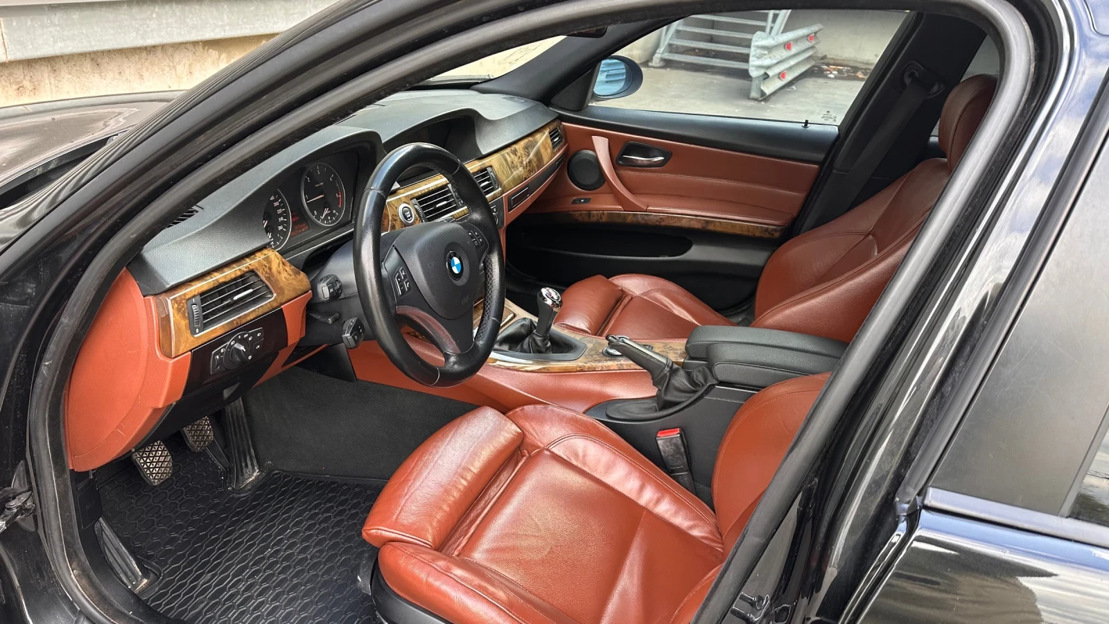 BMW 320 M-pack* * Navi* * Recaro* * 163кс - изображение 9